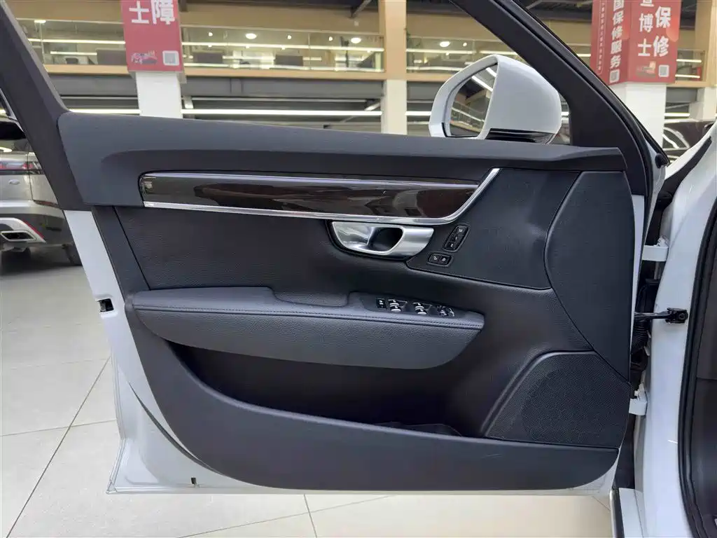 Volvo S90 2018 T4 Smart Distance Edition