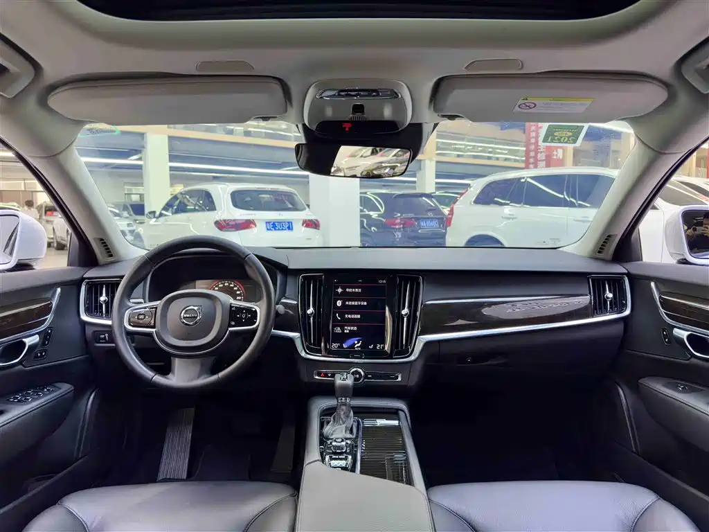Volvo S90 2018 T4 Smart Distance Edition