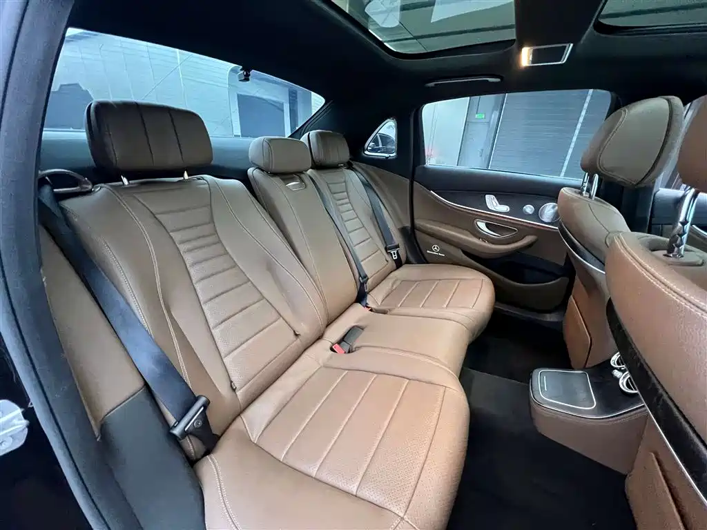 Mercedes-Benz E 300 L Sport Luxury 2021