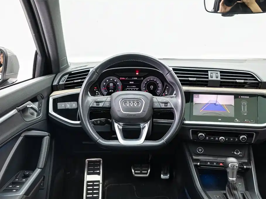 Audi Q3 2024 35 TFSI Fashion Elegant