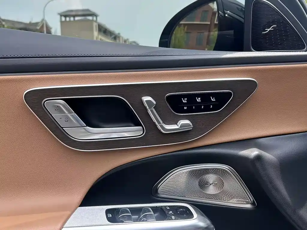 Mercedes-Benz E-Class 2025 E 300 L Luxury