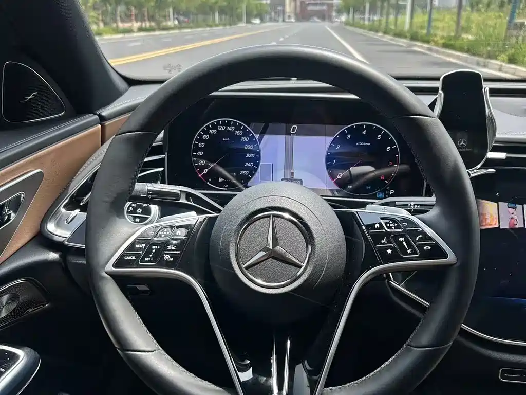 Mercedes-Benz E-Class 2025 E 300 L Luxury