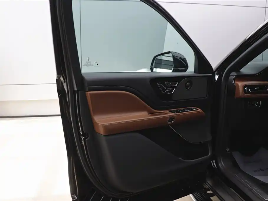 Lincoln Aviator 2023 3.0T V6 AWD Reserve Edition 6-Seater
