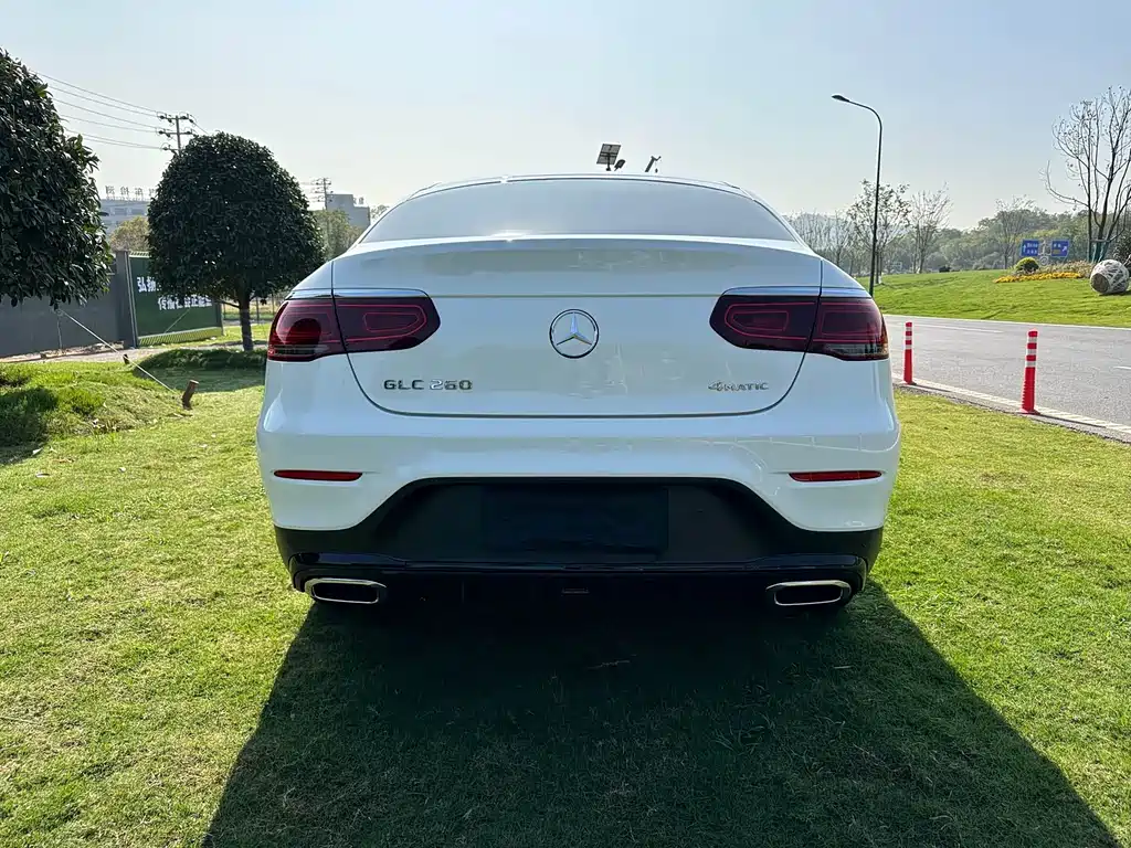 Mercedes-Benz GLC Coupe 2020 GLC 260 4MATIC Coupe SUV