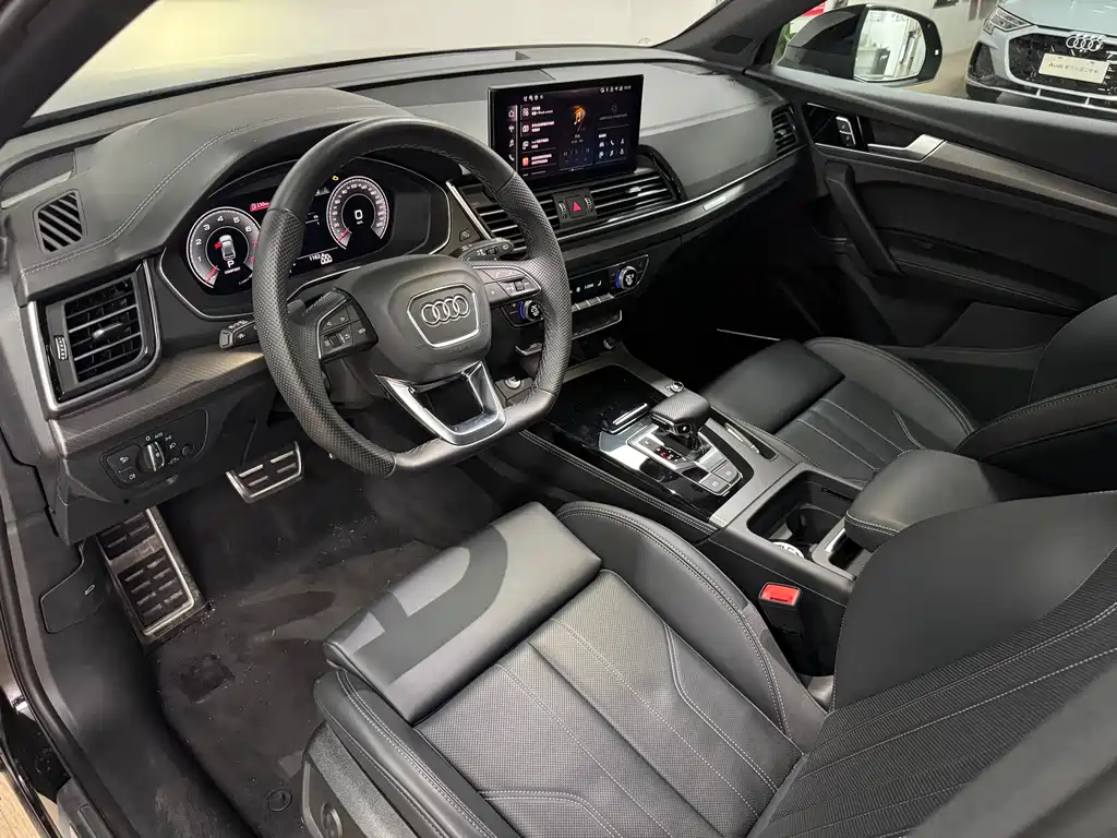 Audi Q5L 2025 45 TFSI Luxury Dynamic Edition