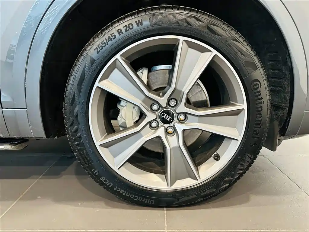 Audi Q5L 2021 40 TFSI Jinxiang Rensheng Edition
