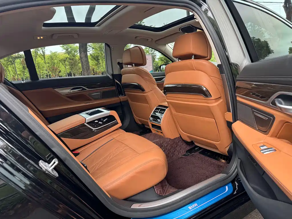 BMW 7 Series 2019 730Li Luxury Package