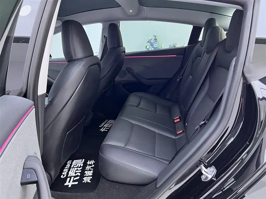Tesla Model 3 2025 RWD