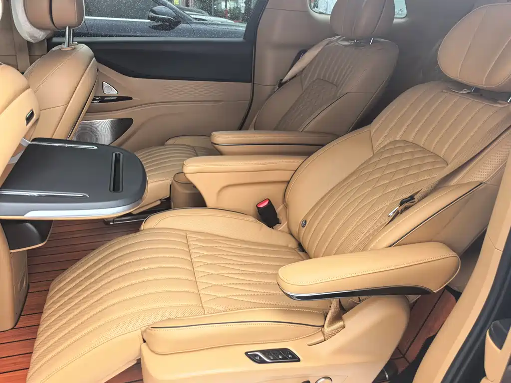 Voyah Dreamer 2024 PHEV Long Range Flagship Edition