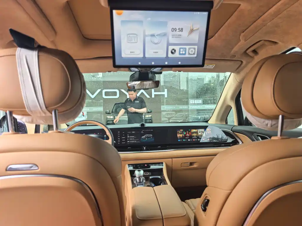 Voyah Dreamer 2024 PHEV Long Range Flagship Edition