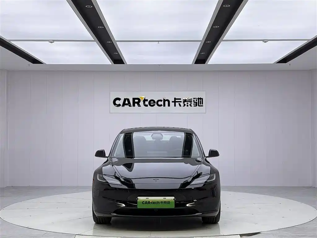Tesla Model 3 2025 RWD