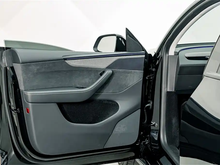 Model Y 2025 Long Range All-Wheel Drive