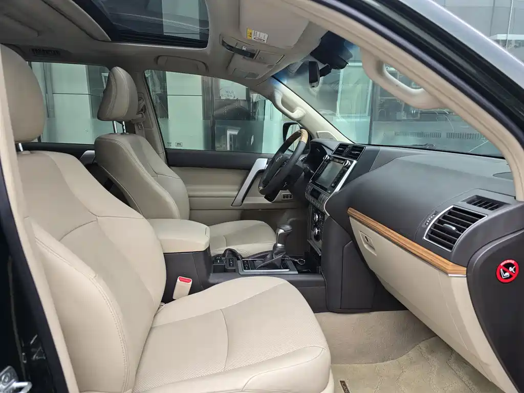 Prado 2018 3.5L Automatic VX NAVI Rear-mounted Spare Tire