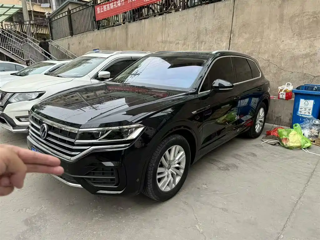 Touareg 2023 2.0TSI R-Line