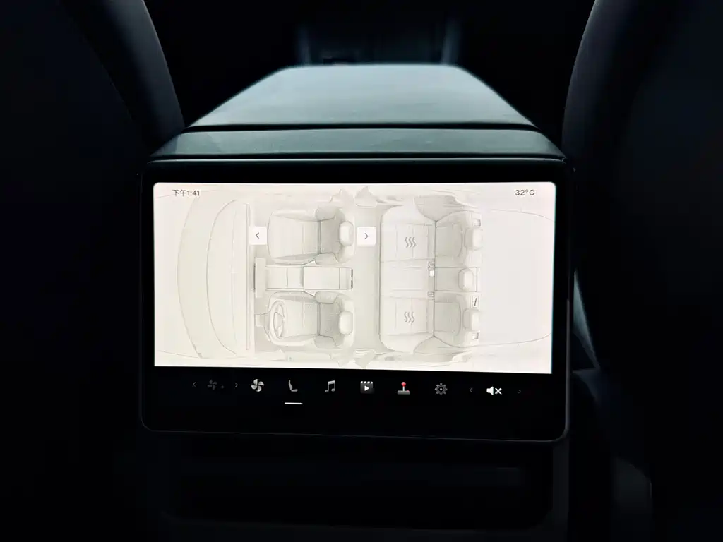 Model 3 2025 Rear-Wheel Drive