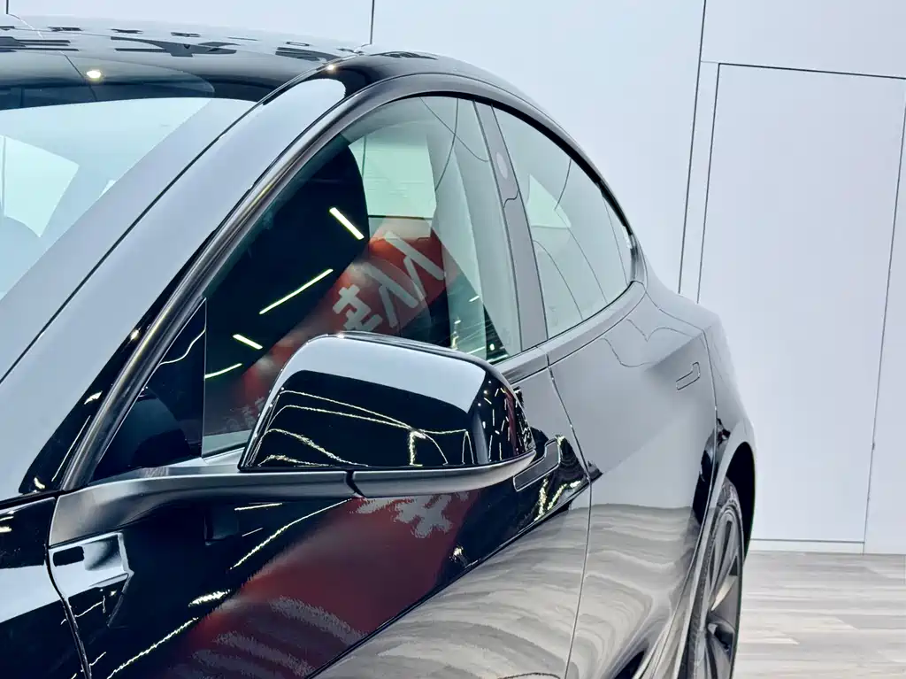 Model 3 2025 Rear-Wheel Drive