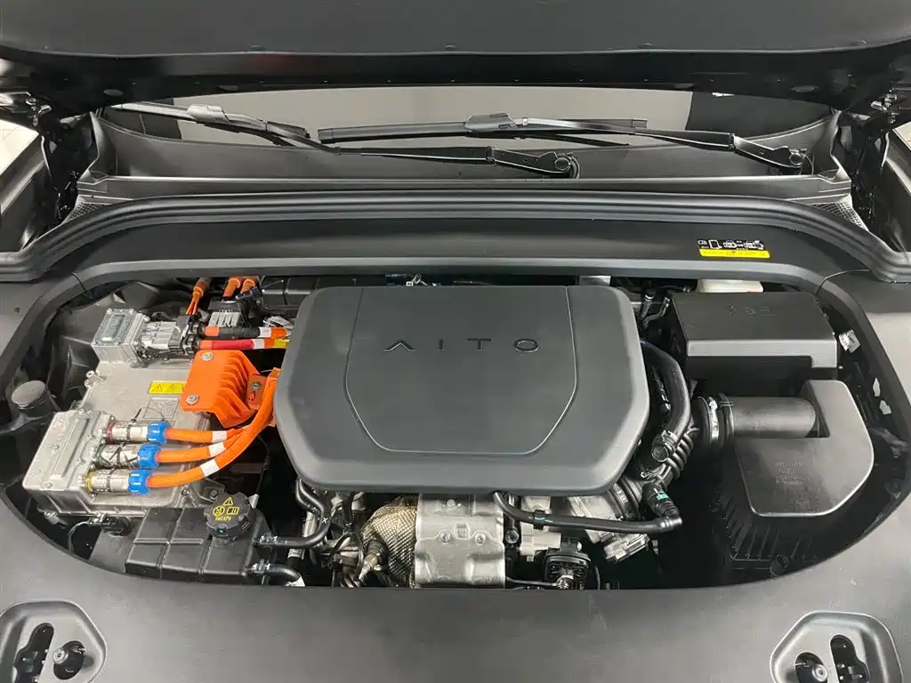 AITO M9 2025 EREV Ultra 52kWh 6-Seater with 192-Line LiDAR