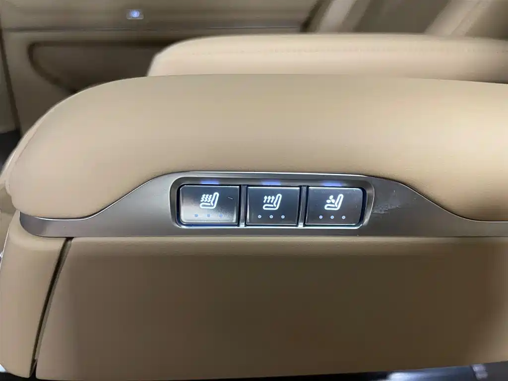 AITO M9 2025 EREV Ultra 52kWh 6-Seater with 192-Line LiDAR