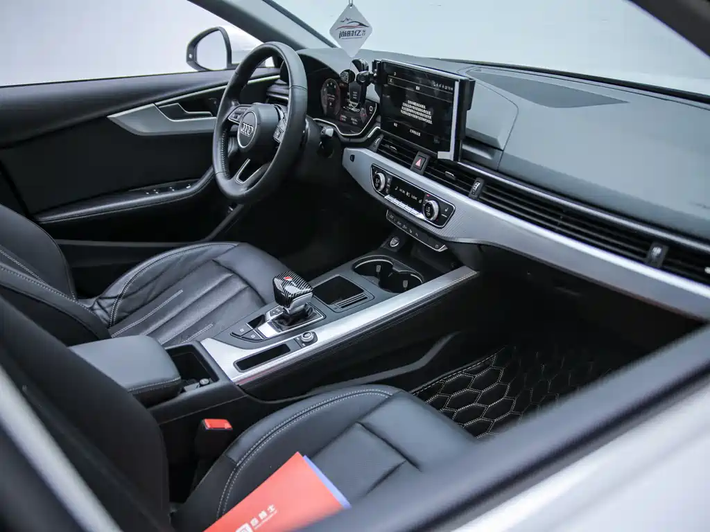 Audi A4L 2020 40 TFSI Luxury