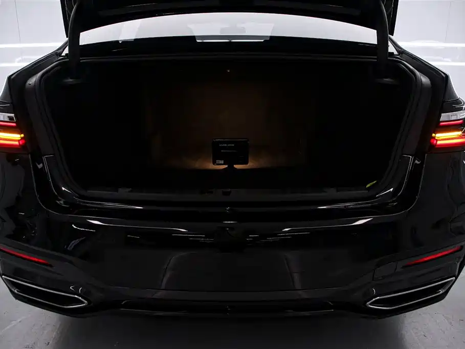 BMW 7 Series 2021 740Li Leading M Sport Package