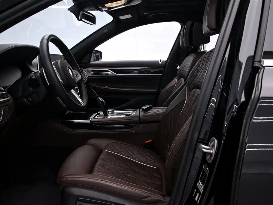 BMW 7 Series 2021 740Li Leading M Sport Package