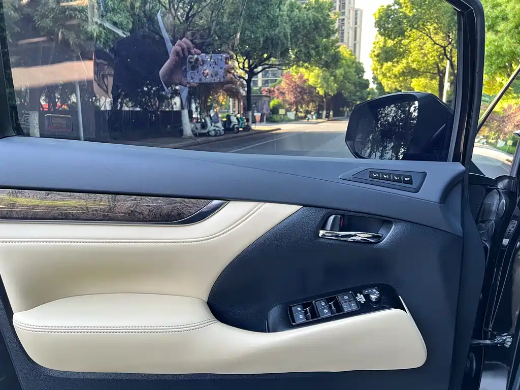 Toyota Vellfire 2019 Hybrid 2.5L HV Premium Edition