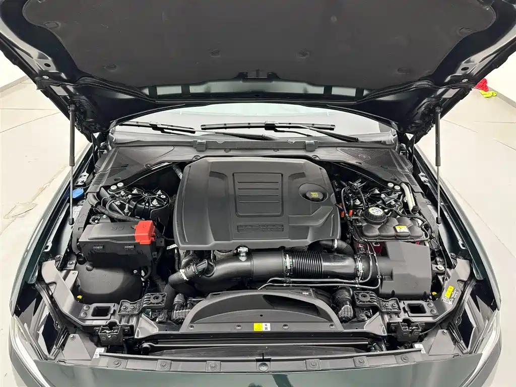 Jaguar XEL 2024 2.0T 250PS R-DYNAMIC S