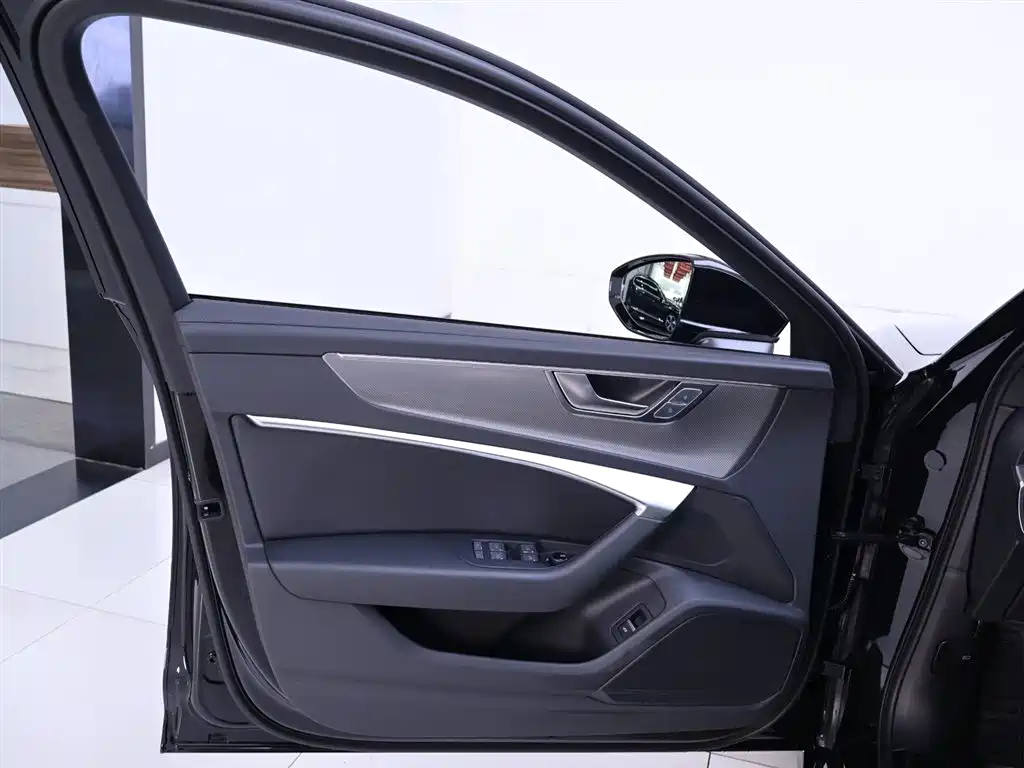 Audi A6L 2025 40 TFSI Luxury Dynamic Edition