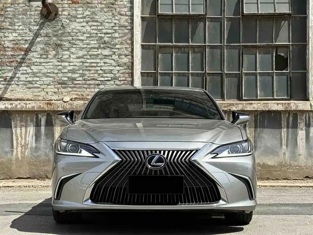 Lexus ES 300h 2018
