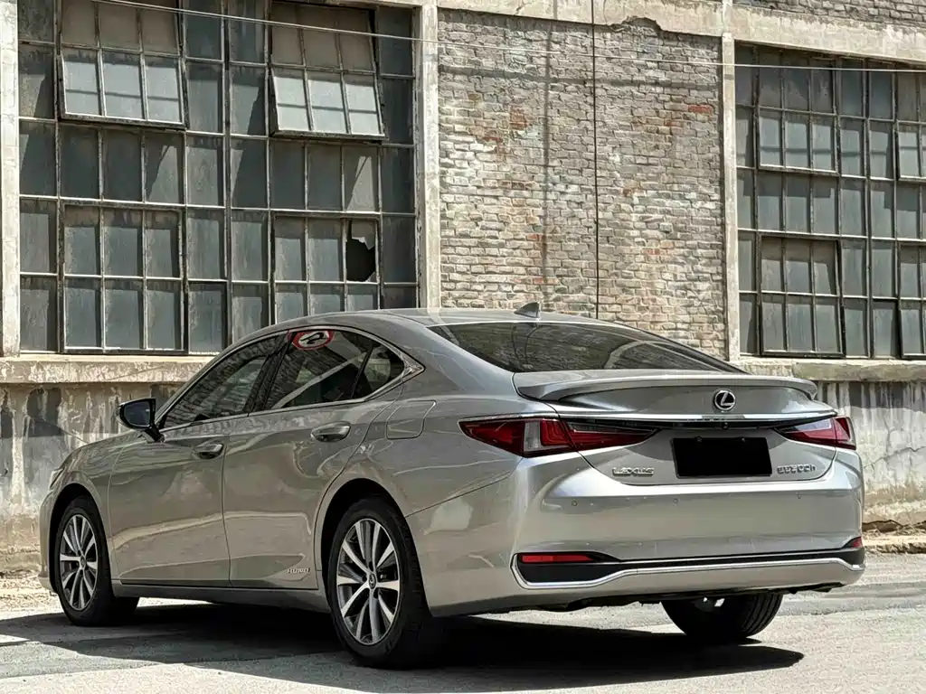 Lexus ES 300h 2018