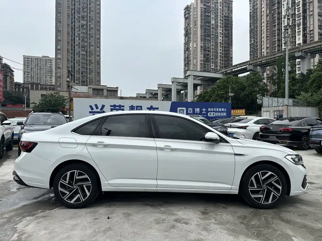 Volkswagen Sagitar 2023 300TSI DSG Fly Edition