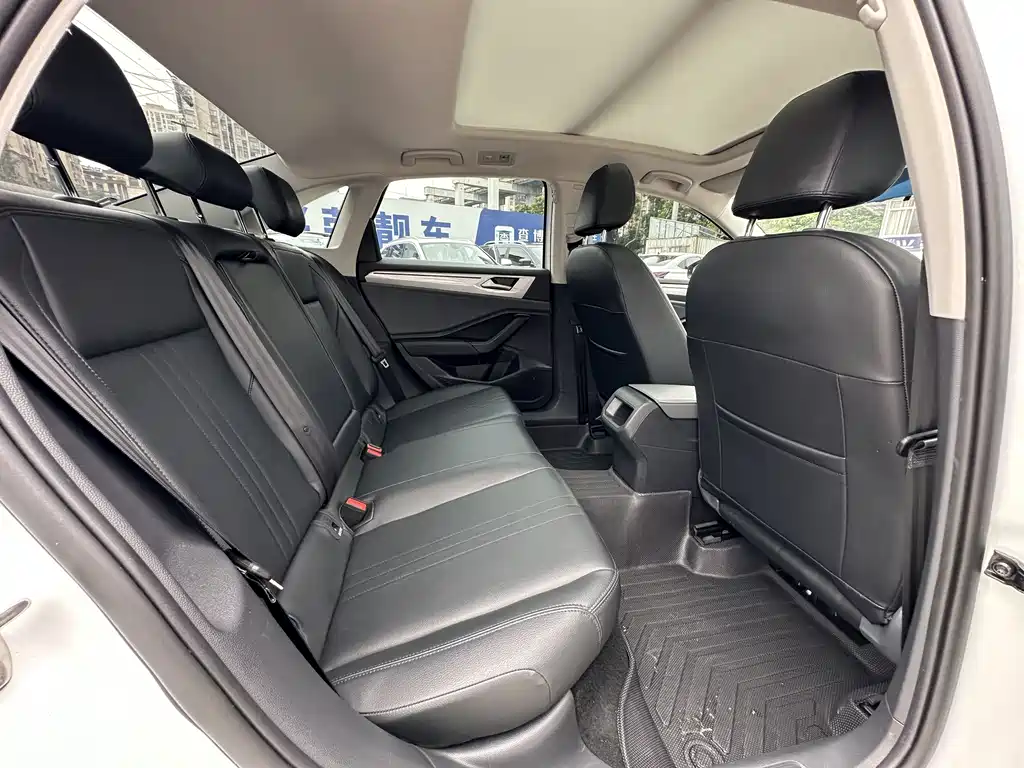 Volkswagen Sagitar 2023 300TSI DSG Fly Edition