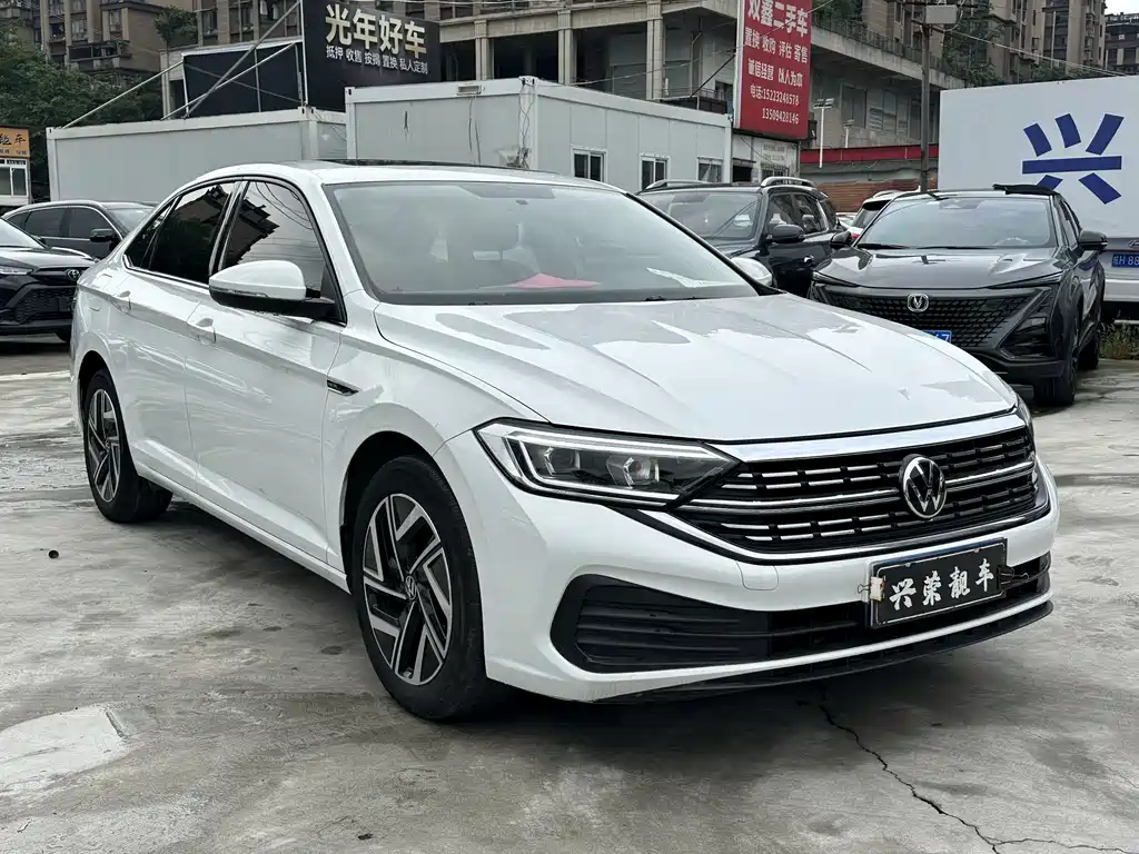 Volkswagen Sagitar 2023 300TSI DSG Fly Edition