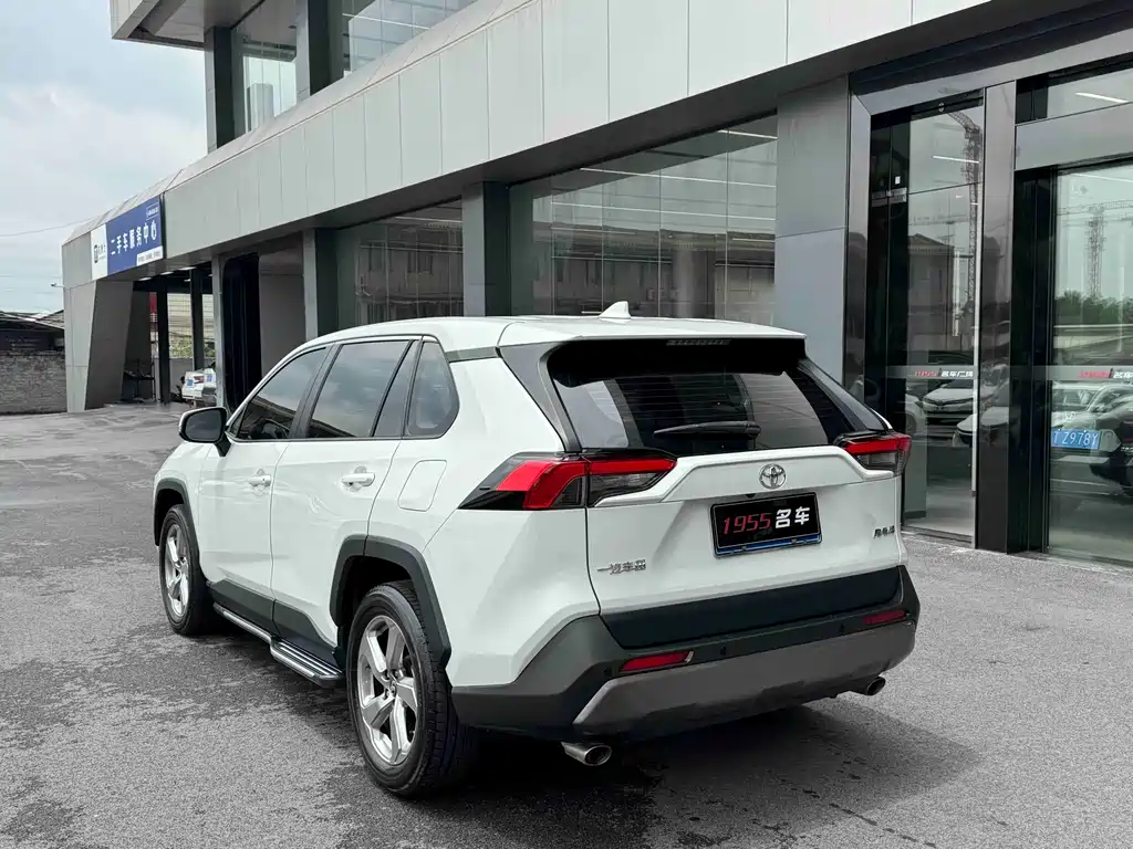 Toyota RAV4 2021 2.0L CVT 2WD Style Edition