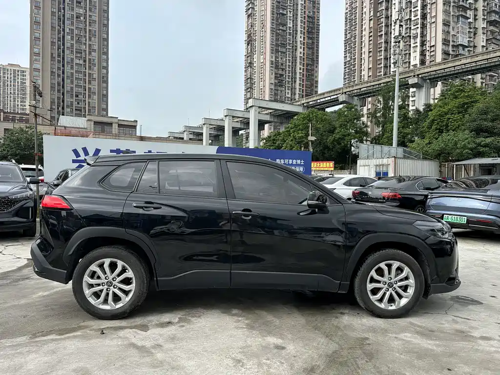 Toyota Frontlander 2023 2.0L CVT Leading