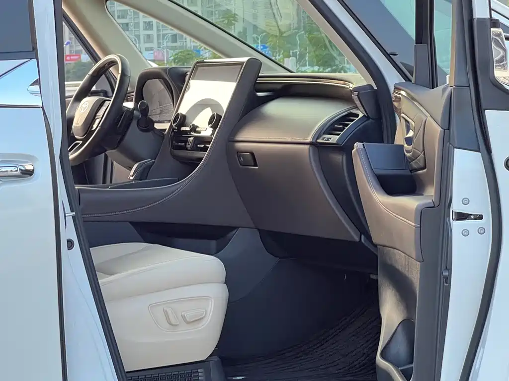 Toyota Alphard 2024 Hybrid 2.5L Premium Edition