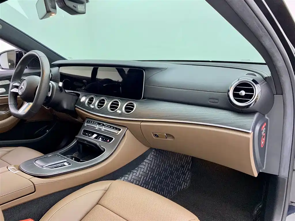 Mercedes-Benz E-Class 2023 E 300 L Sport Fashion