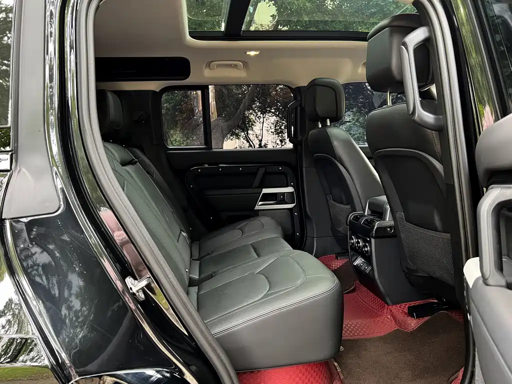 Land Rover Defender 2024 110 3.0T P400 XS