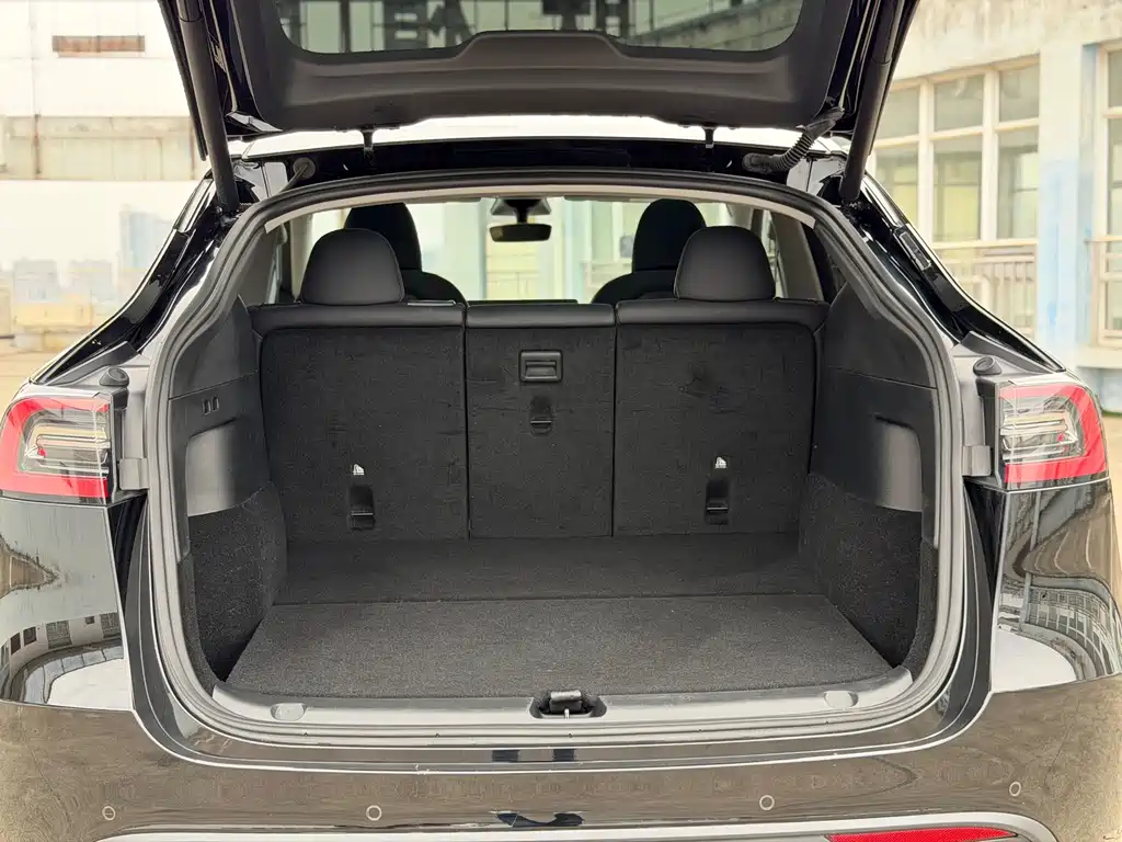 Model Y 2023 Rear-Wheel Drive