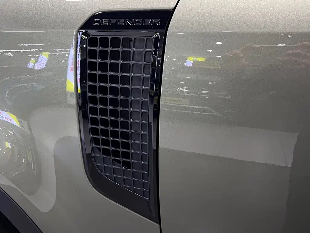 Land Rover Defender 2022 110 P400 Dark Edition