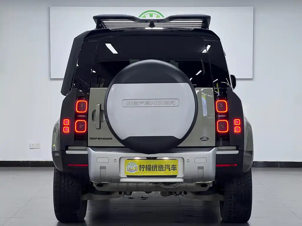 Land Rover Defender 2022 110 P400 Dark Edition