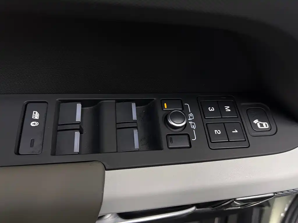 Land Rover Defender 2022 110 P400 Dark Edition
