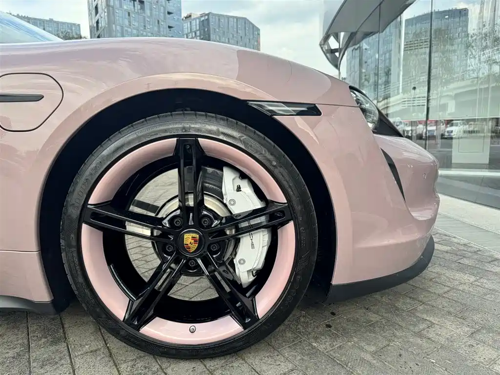 Porsche Taycan 2022