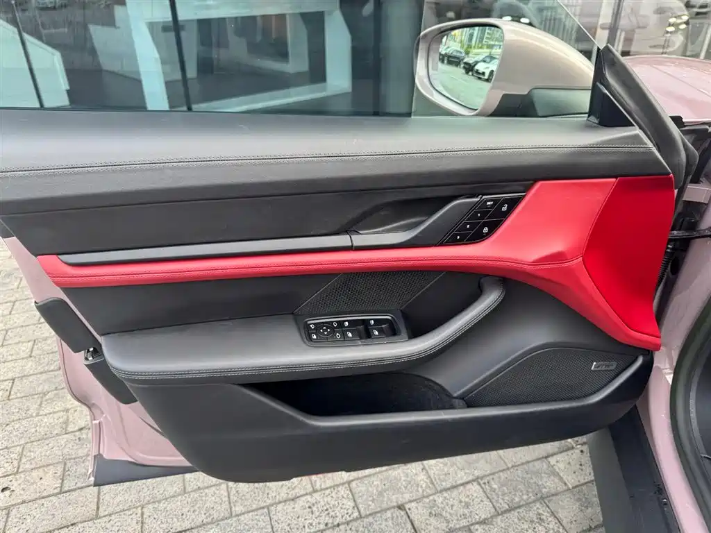 Porsche Taycan 2022