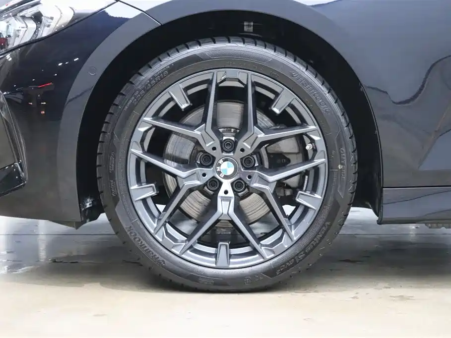 BMW 3 Series 2025 330Li M Sport Night Edition