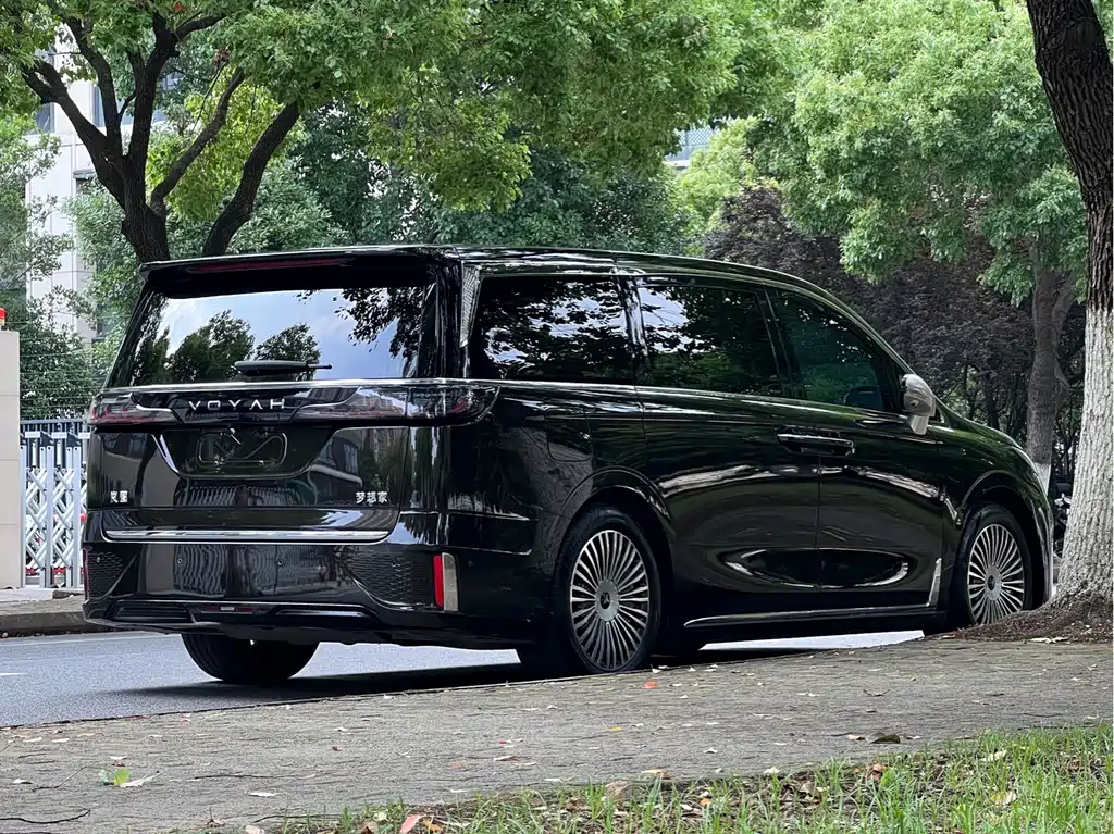 Voyah Dreamer 2025 PHEV AWD Flagship Kunpeng Edition