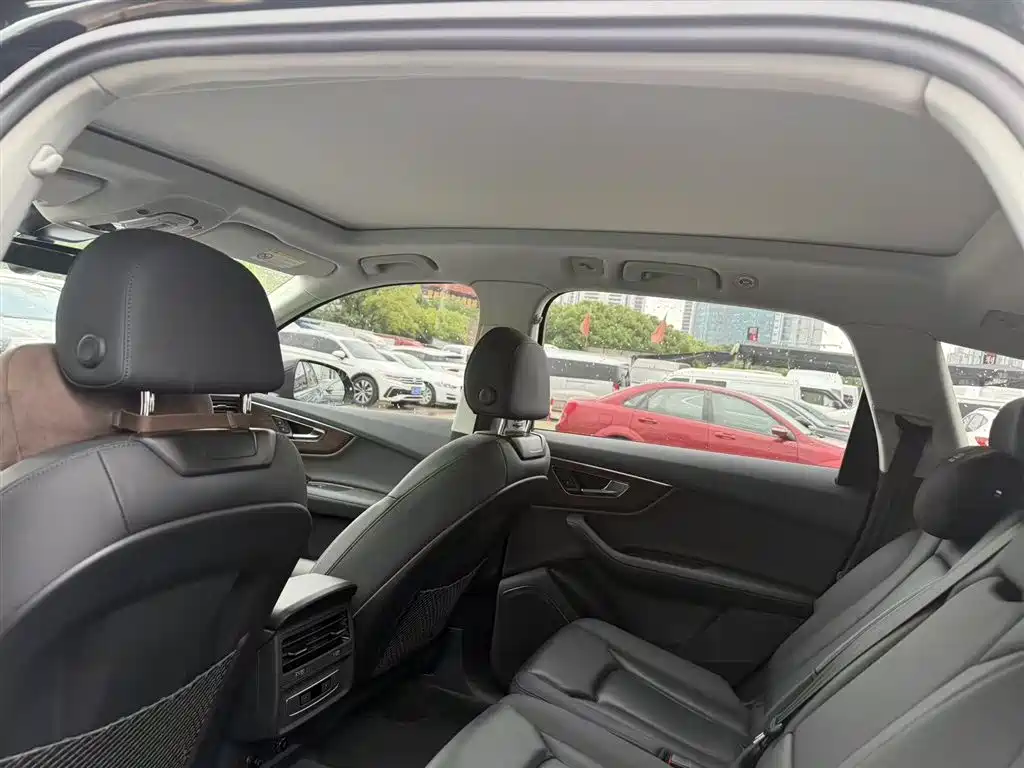 Audi Q7 2023 45 TFSI quattro S line Sport