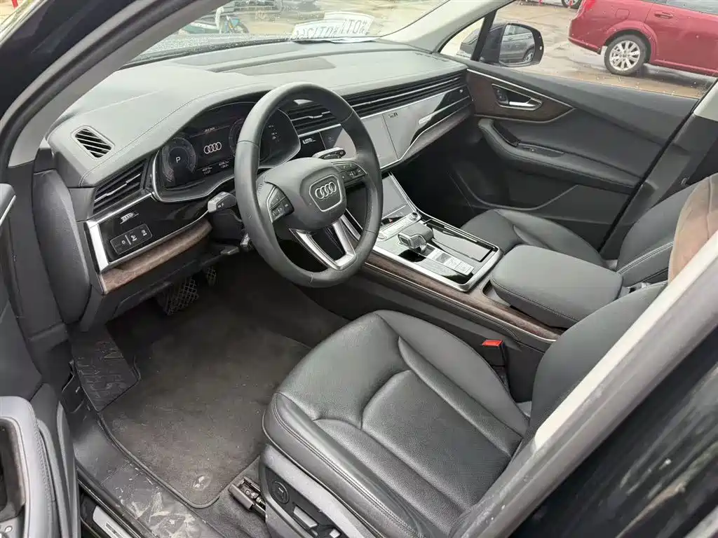 Audi Q7 2023 45 TFSI quattro S line Sport