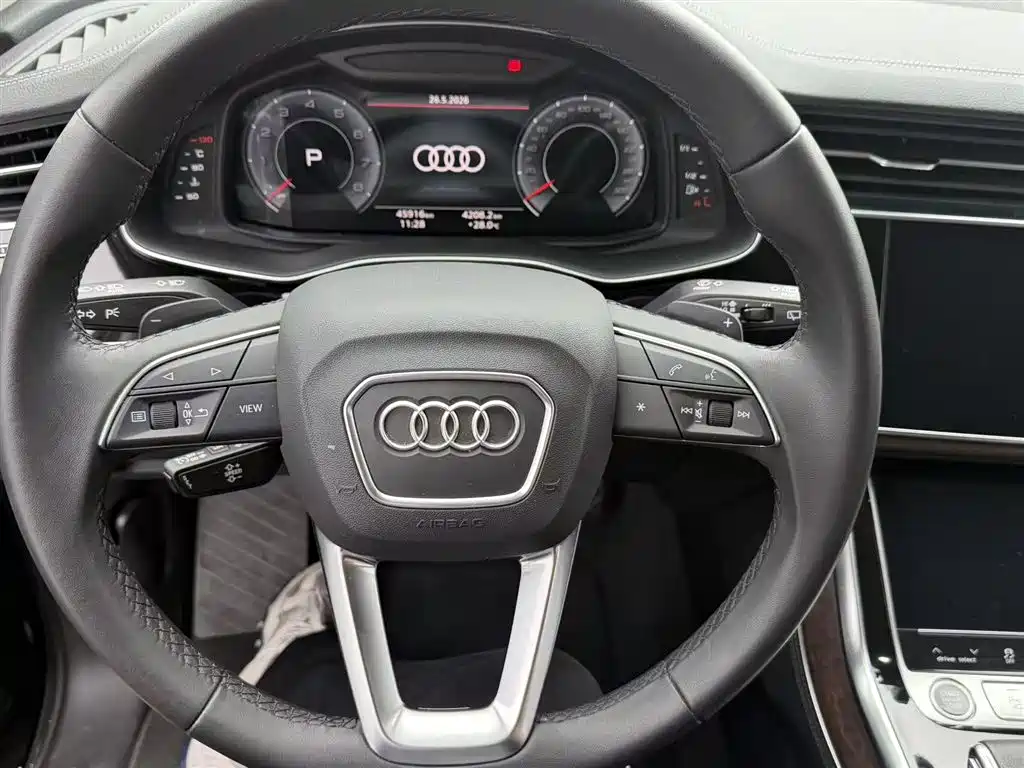 Audi Q7 2023 45 TFSI quattro S line Sport