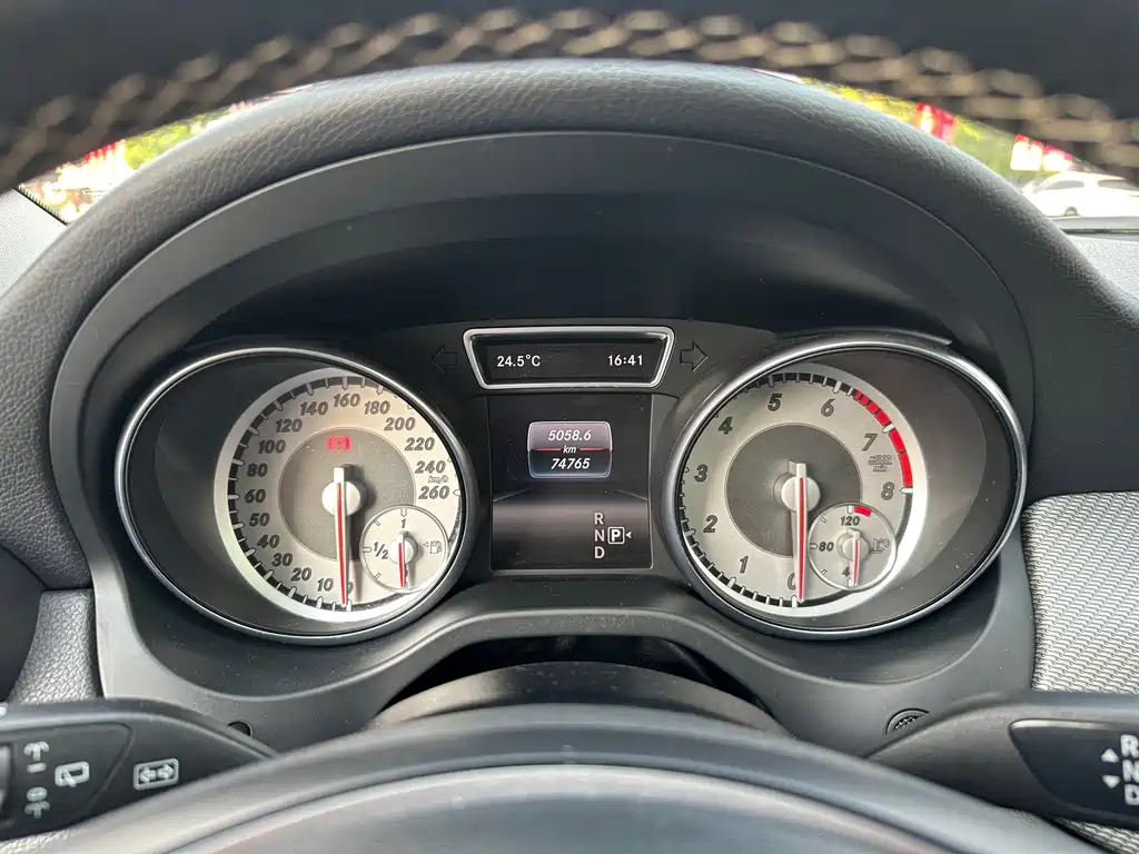 Mercedes-Benz GLA 220 4MATIC